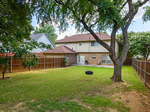 4th image of 2205 Wren Ln