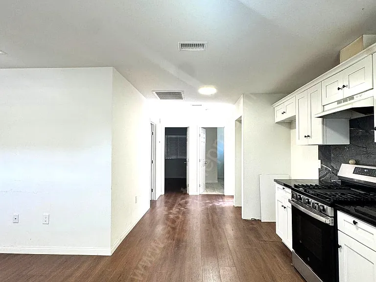 704 W Foothill Blvd — Photo 5