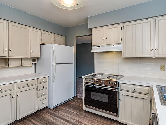 3rd image of 2657 E Geddes Pl