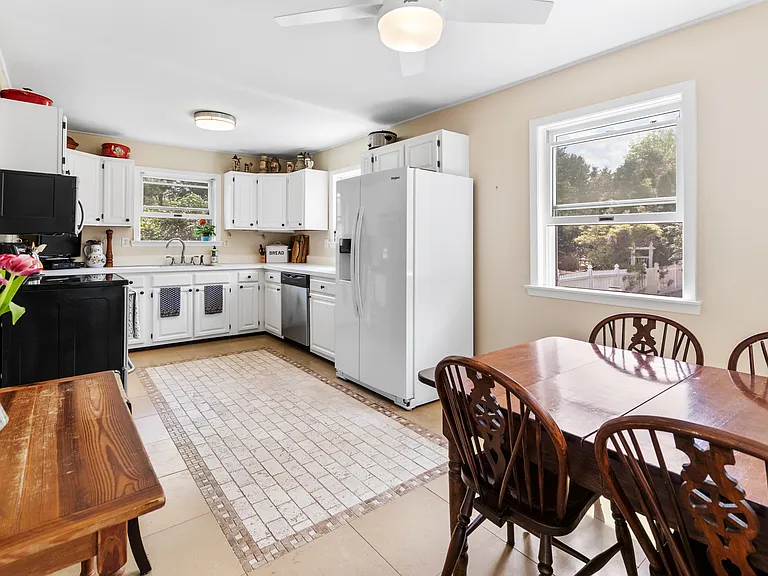 42 Farmstead Ln — Photo 10