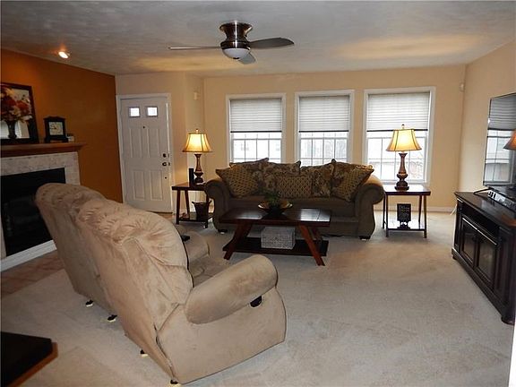 3rd image of 119 Odinwood Ct