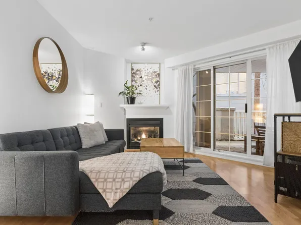 147 E 1st St #112, North Vancouver, BC V7L 1B2