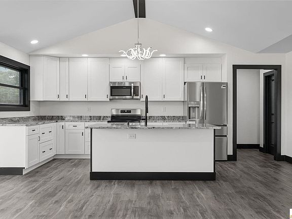 5th image of 68 Paddock Way