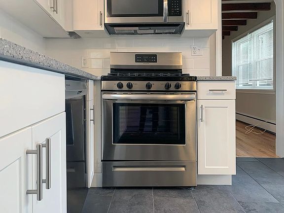 4th image of 142 E Gay St APT 3