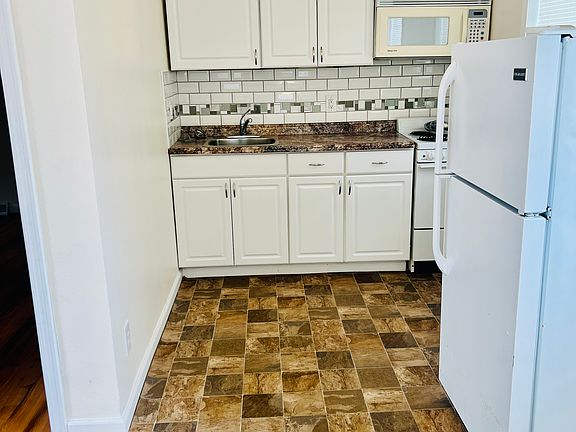 4th image of 237 N Wood River Ave #101