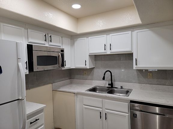 3rd image of 1200 N Buffalo Dr
