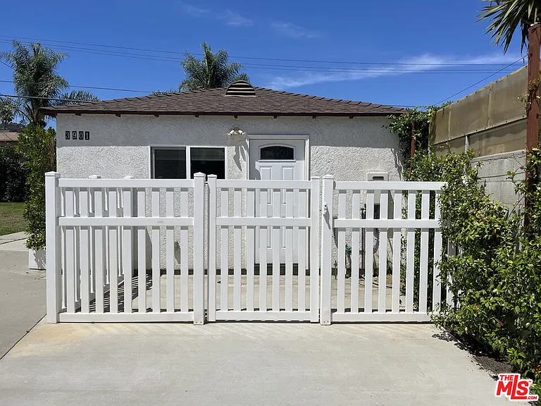 3901 S Orange Dr — Photo 15