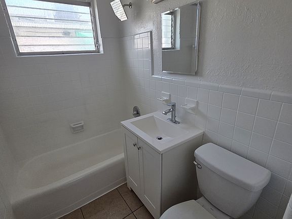 4th image of 12416 NE 12th Ct APT 8
