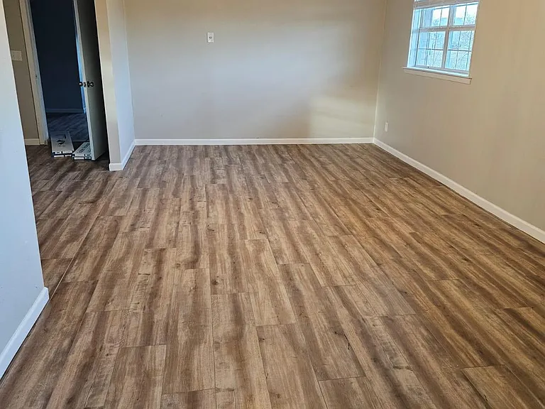 202 McElroy St — Photo 3