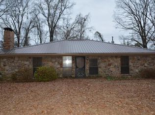 2175 Honeysuckle Cv, Tupelo, MS 38804