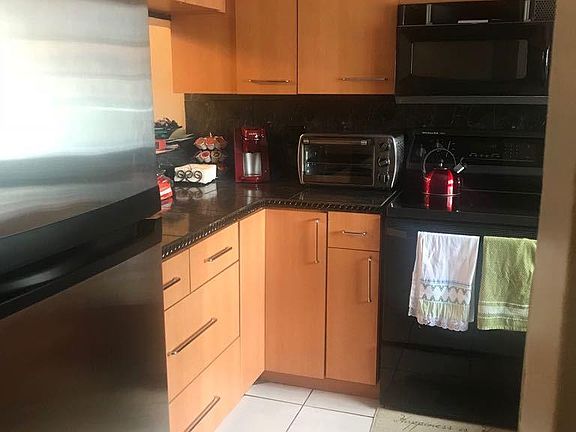 2nd image of 1009 Congressional Way