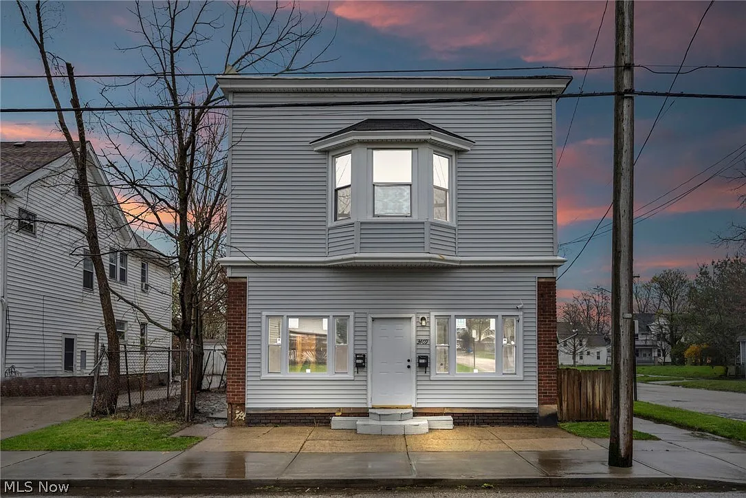 3469 W 45th St photo 1