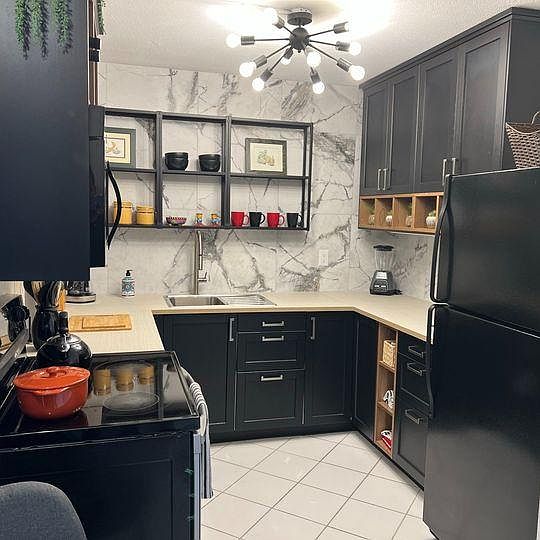 Updated kitchen fully stocked kitchen