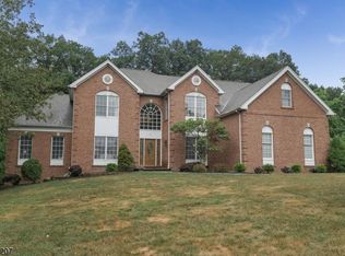 91 Kim Ln, Long Valley, NJ 07853