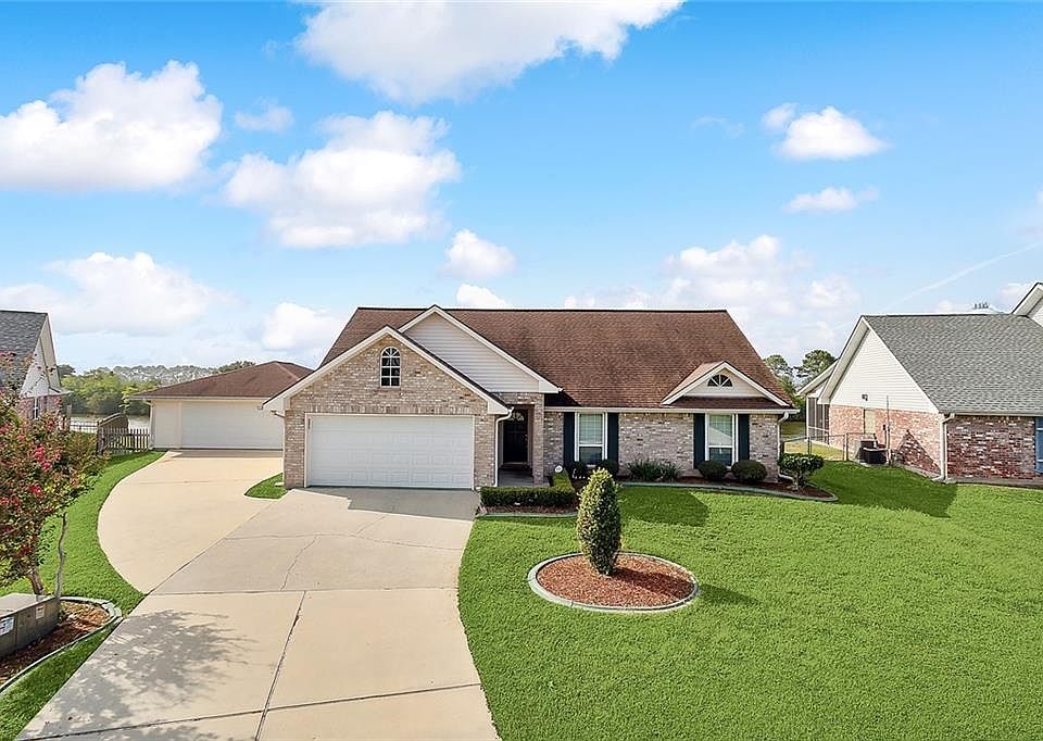 1st image of 107 Lakelawn Dr