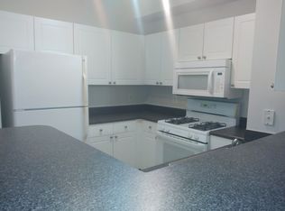 11305 Aristotle Dr APT 105, Fairfax, VA 22030