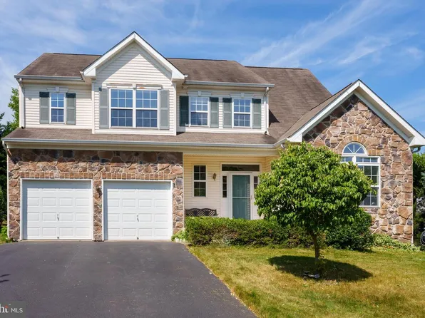 2 Pickering Cir, Princeton, NJ 08540