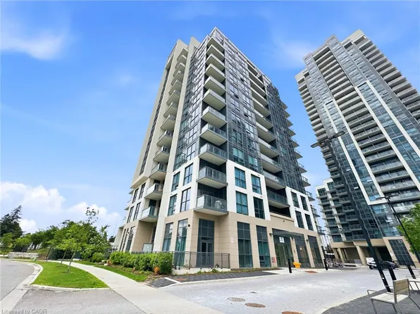 10 Meadowglen Pl #611, Toronto, ON M1G 0A8