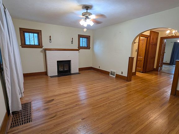 2nd image of 2424 S 33rd St