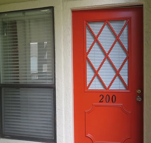 806 W 24th St — Photo 1