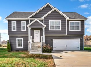 374 Pinkston Ct, Clarksville, TN 37040