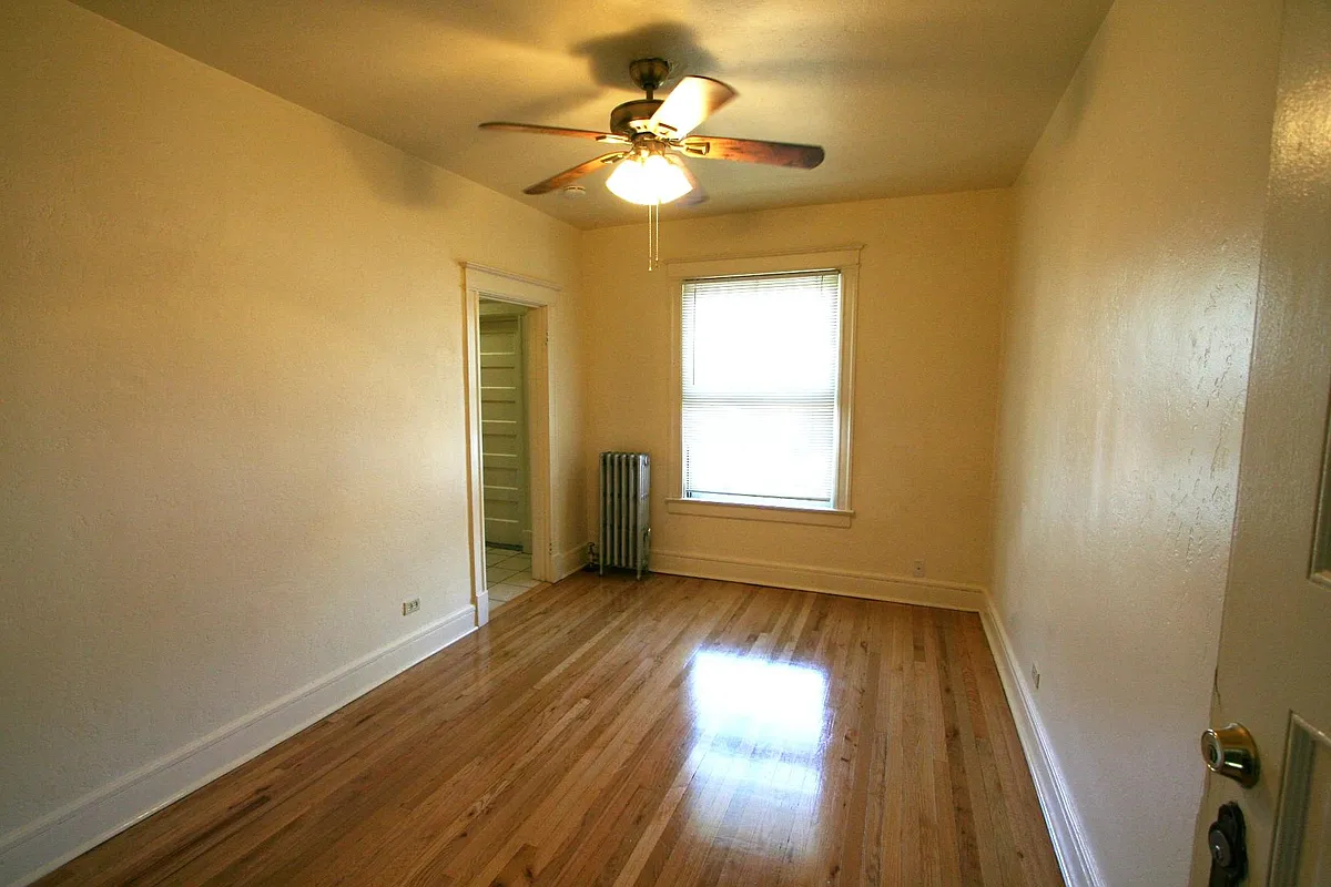 Building Photo - 1415 E 9th Ave #6