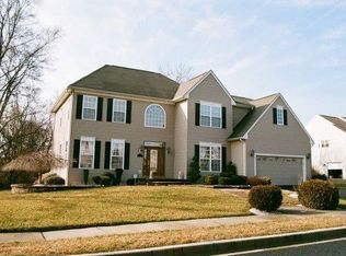 8 Silver Lake Dr, Middletown, DE 19709