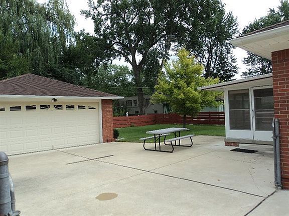 2nd image of 1583 Kirtland Dr