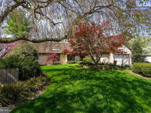 14 Springhouse Ln, Blue Bell, PA 19422