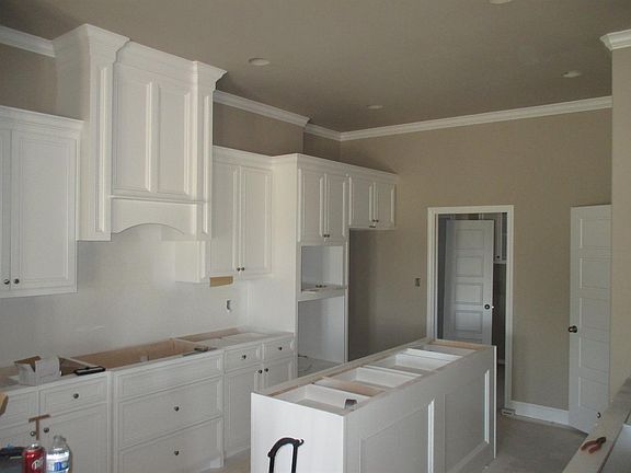 5th image of 612 Calvin Dr