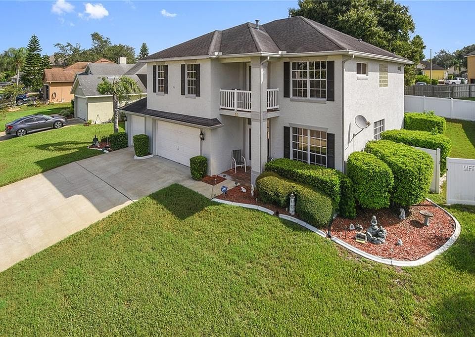 1st image of 52 Hollow Pine Dr