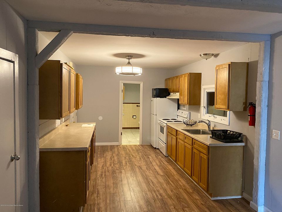 1st image of 1072 Ocean Ave APT 3