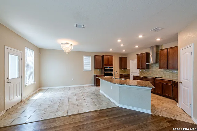 5526 Castle Brook Dr — Photo 7