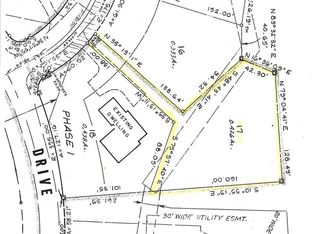 4 Flyway Dr, Newtown Square, PA 19073