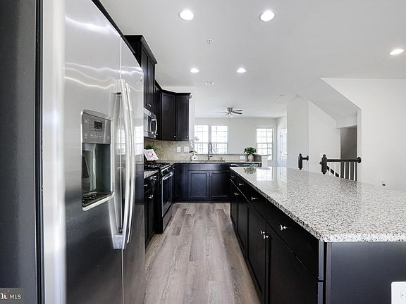 5th image of 2741 Prospect Hill Dr