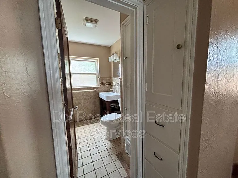 1927 Burroughs Dr — Photo 18