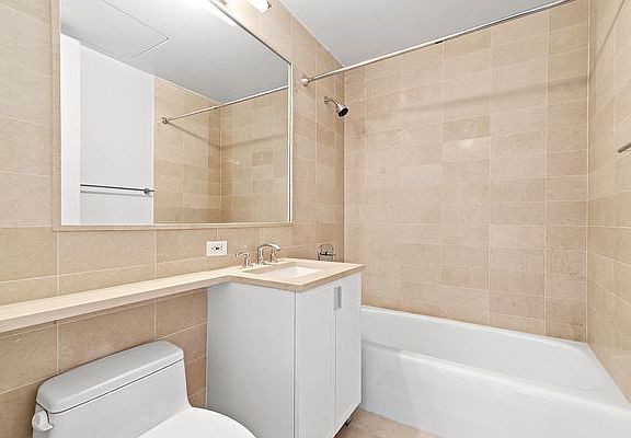 5th image of 25 Columbus Cir #51D