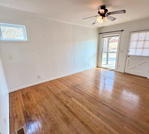 3rd image of 711 Old Walton Rd