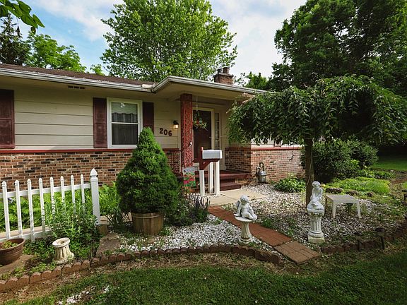 4th image of 206 Leonard Dr