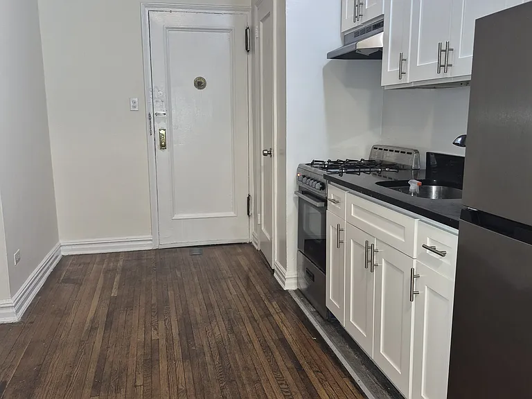 65-41 Saunders St #K — Photo 1