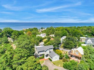 77 North Rd, Hampton Bays, NY 11946