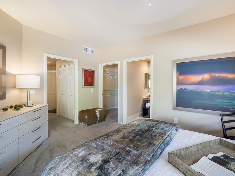 Golf Villas Apartments — Photo 6