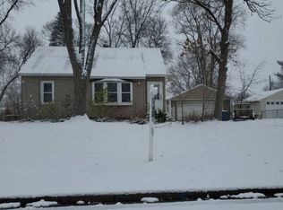 41 Circle Dr, Circle Pines, MN 55014