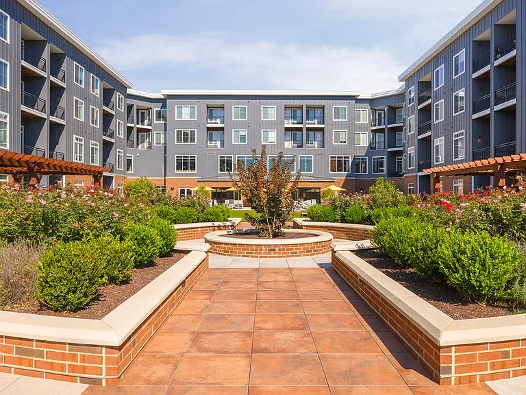 Icon Riverwalk - 55+ Active Adult Apartment Homes — Photo 6