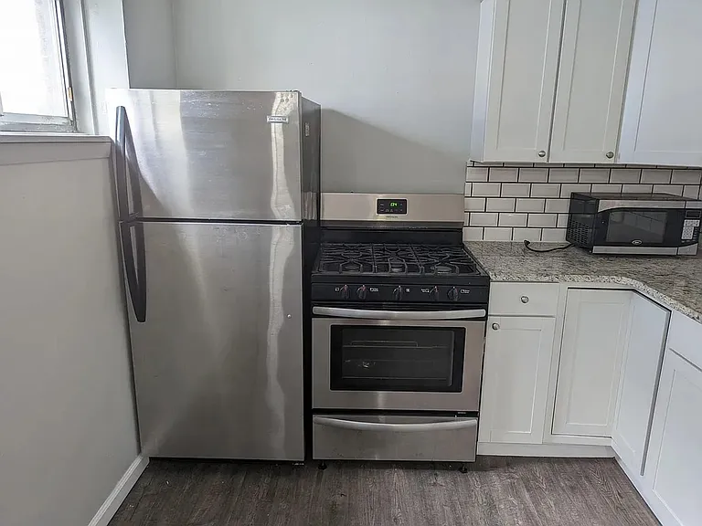 39 S 27th St — Photo 9