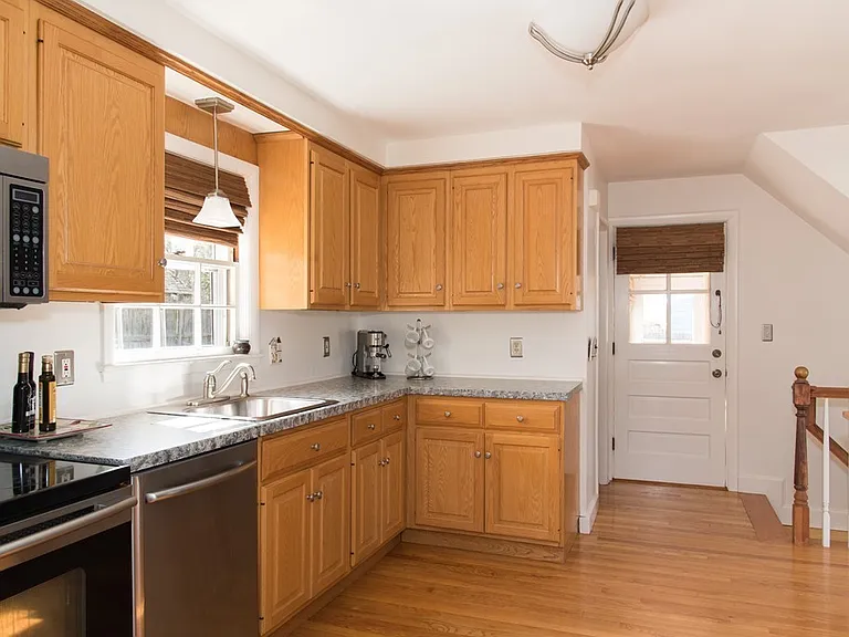 26 Carville Ave — Photo 3