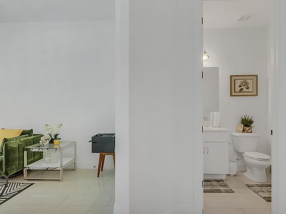 5th image of 8550 NW 39th Court