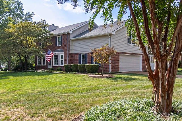1st image of 400 Maplewood Dr