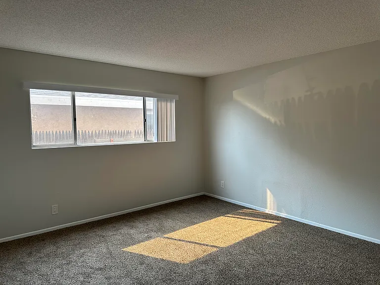25863 Pacific St #7 — Photo 17
