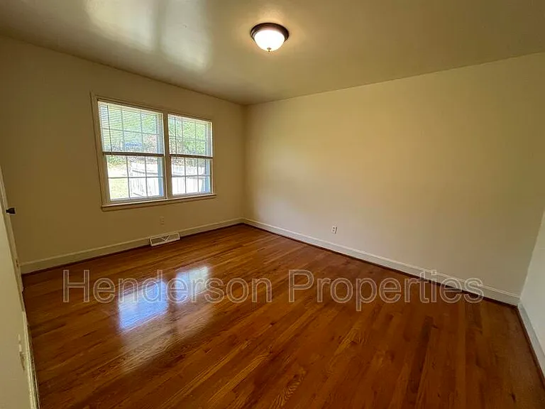 7322 Briardale Dr — Photo 12